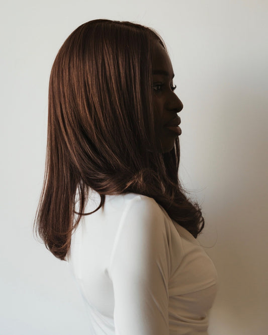 Perruque Alison brun chocolat en cheveux 100 % naturels – vue 1